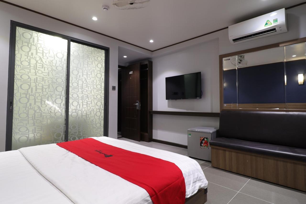 فندق مدينة هوشي منهفي  Reddoorz Plus & Cloud 9 Quang Trung المظهر الخارجي الصورة